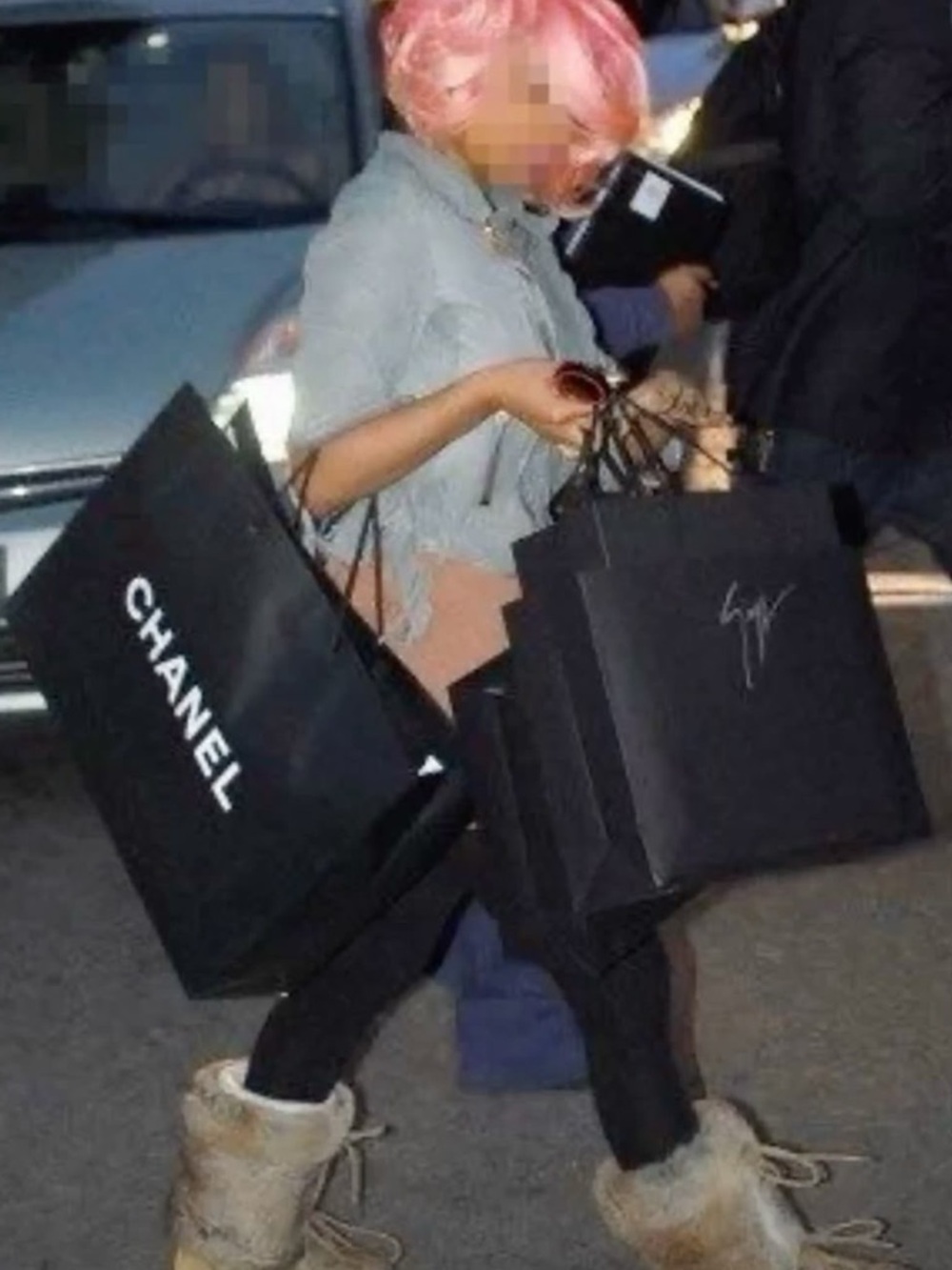 Meet your Posher, Ava